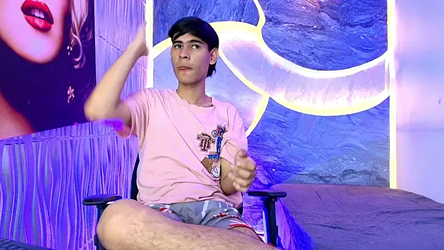 Show modela Tyler_schoby na web-kameri
