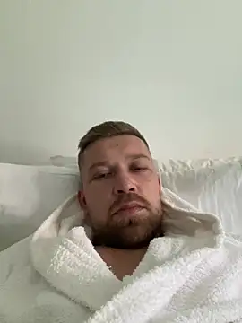 ghsdfhsf live XXX chat