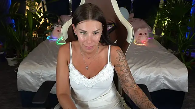 IsabellaFoxyy: онлайн-секс-чат