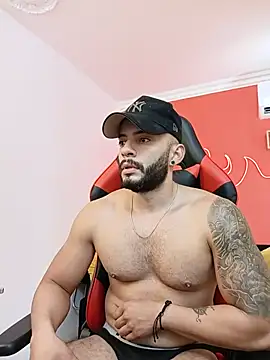 צ'אט XXX בשידור חי של Mike_savage3