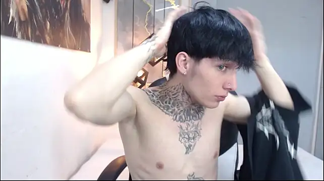 Cry_thereal élő XXX-chatje