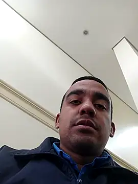 Show de morenogostoso29 na webcam