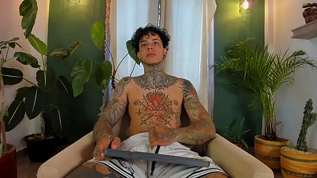 Онлайн чат XXX aron_ford77