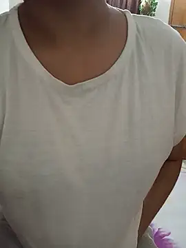 Tanha18n Live XXX chat