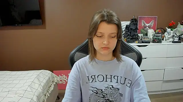 SoniNesti Adlı Modelin Canlı XXX Sohbeti