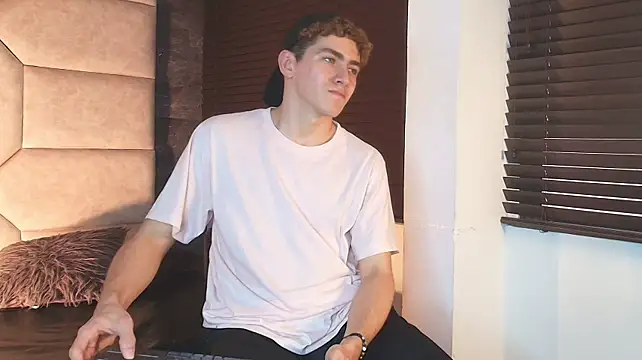 Živý XXX chat Tyler_Mcrey