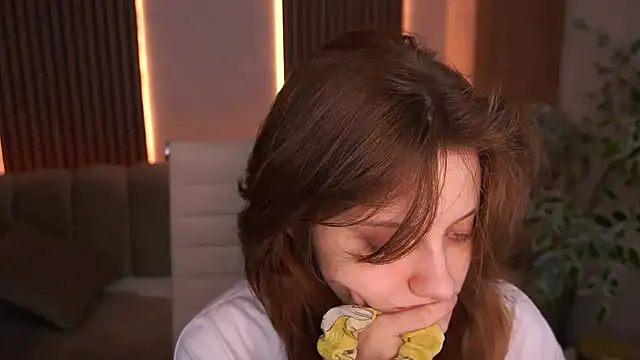 CuteeFoxy's Live XXX Chat