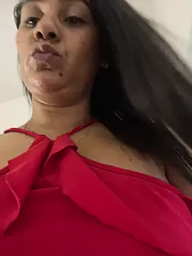 Leticia_goddes Adlı Modelin Canlı XXX Sohbeti