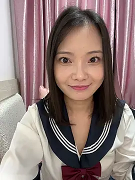 BIGBABYYEYE Live XXX-chat