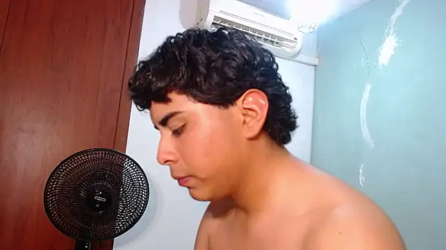 Show modela stefano_piero na web-kameri
