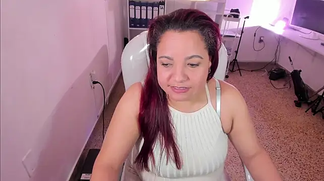 Chat +18 de Crystal_mommy ao vivo