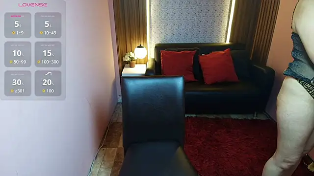 MoriahStorm Adlı Modelin Canlı XXX Sohbeti