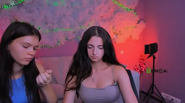 caroline_honeyy Adlı Modelin Canlı XXX Sohbeti