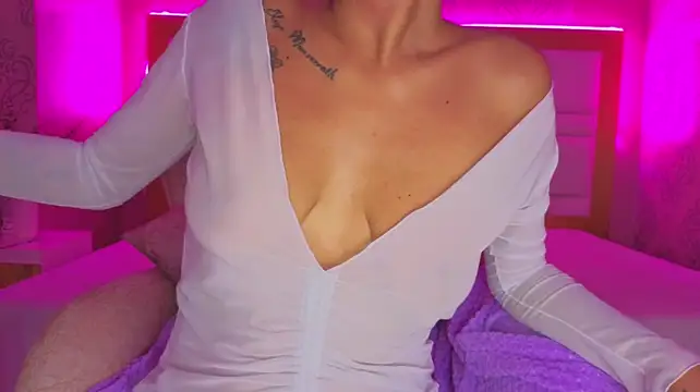 luna_hot_ass' Live XXX Chat