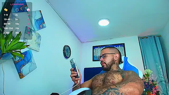 Adil_aminn Webcam-Show