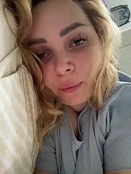 XXX chat uživo modela kira235