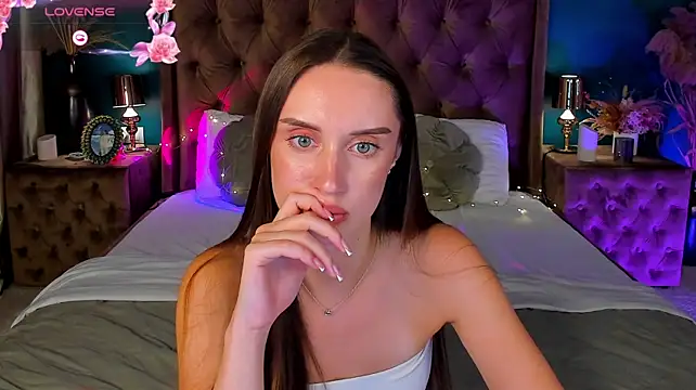 ToriSonn's Live XXX Chat