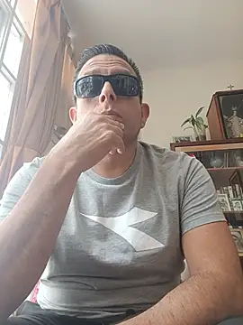 chicoguapo8 Show Webcam