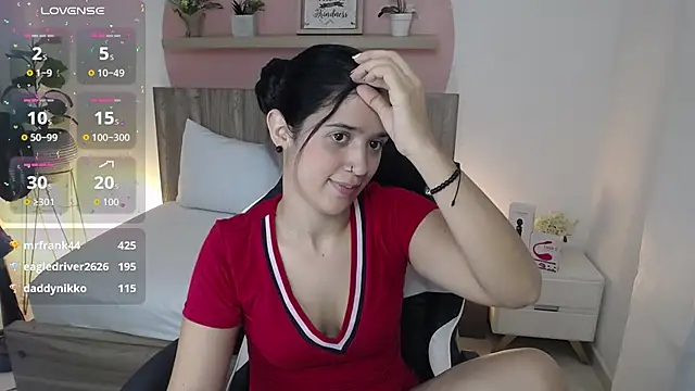 lucia_henao_'s Live XXX Chat