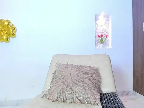 Chatroom XXX en direct de Milly610