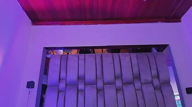 NikkySmiith's Live XXX Chat