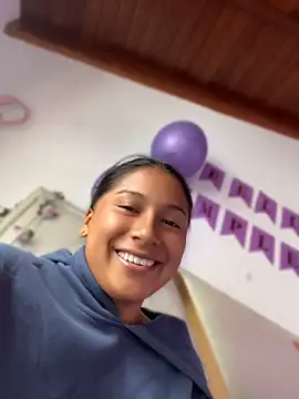 LinnaGardenia's Live XXX Chat