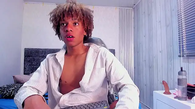 luccas_lowee élő XXX-chatje