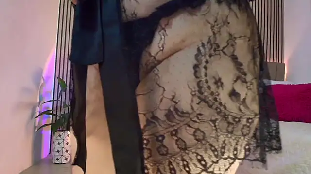 JuliRamirez 即時 XXX 聊天