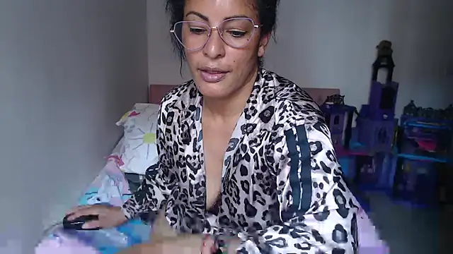 צ'אט XXX בשידור חי של kateleyagrey