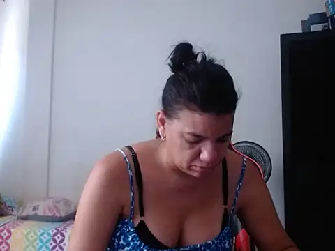 צ'אט XXX בשידור חי של Adriana_0312
