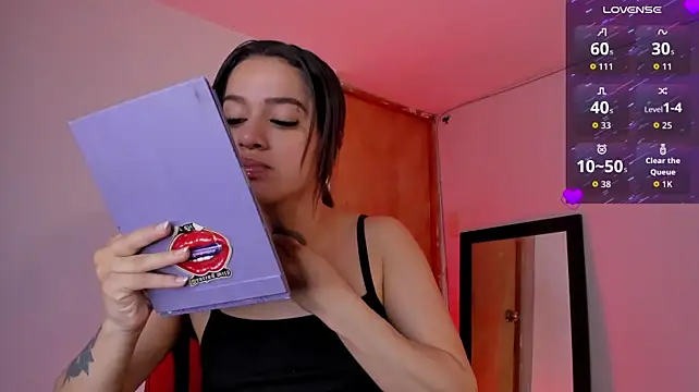 Chatroom XXX en direct de EllieCarter_