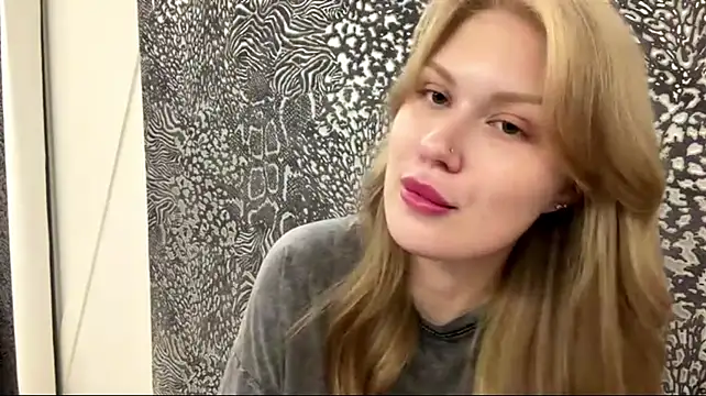 sorrelwood's Live XXX Chat