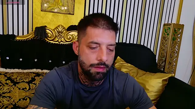 دردشة TommyDum الجنسية المباشرة