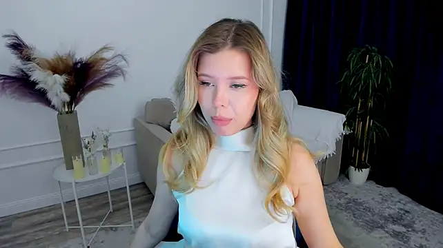 FollowLovee's Live XXX Chat