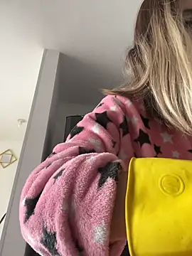 Ameellie Adlı Modelin Canlı XXX Sohbeti