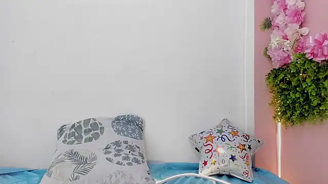 Mikasa_Horny Webcamshow