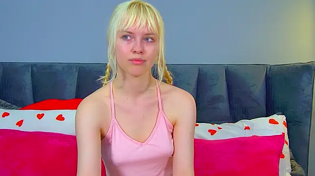 HannahHollis' Live XXX Chat