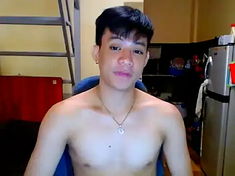 Show modela AsianCUMQUICKLY na web-kameri