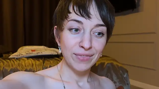 daniellia_ Adlı Modelin Canlı XXX Sohbeti
