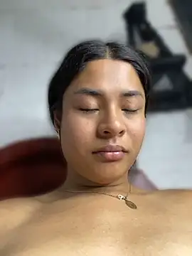 Živý XXX chat Romie_rous