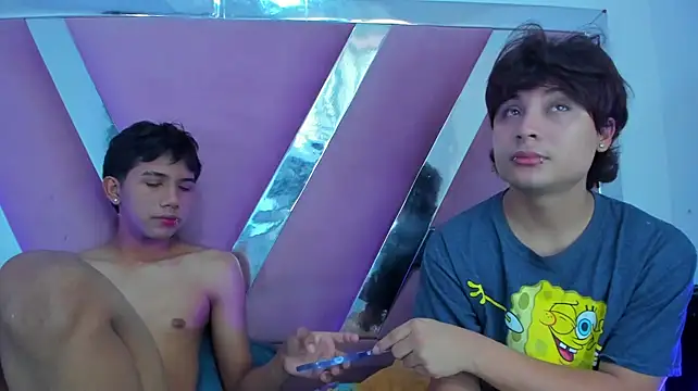 KevCokk 라이브 XXX 채팅