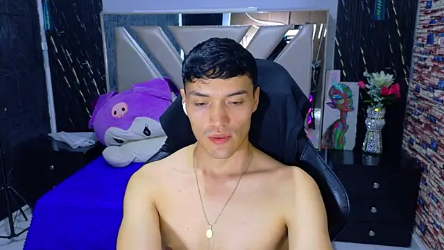 Aron_Darkx Webcamshow