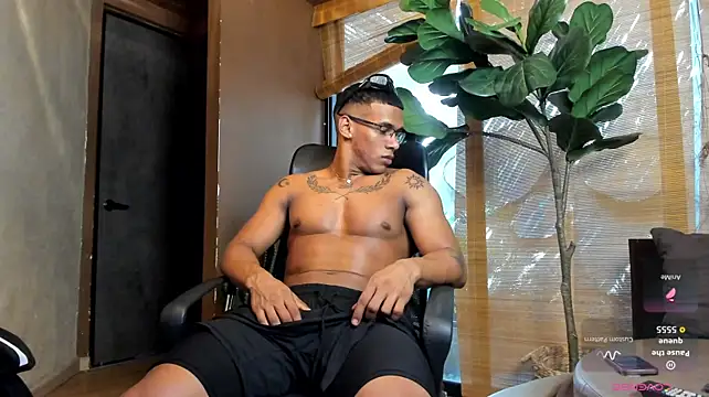NicolasStonee – webcam-show