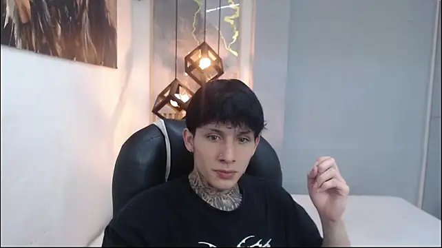 Cry_thereal's Webcam Show