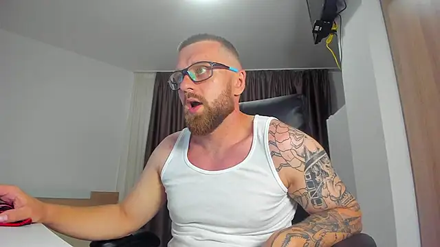Findom_guy Adlı Modelin Web Kamerası Şovu