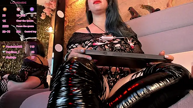 Bluee_Eclipsee – Naživo XXX chat