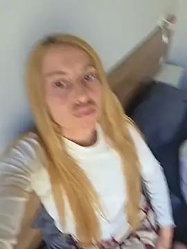 Lindayvos Adlı Modelin Canlı XXX Sohbeti