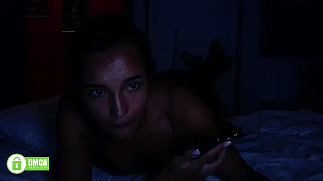 Tia-June Chat XXX in diretta