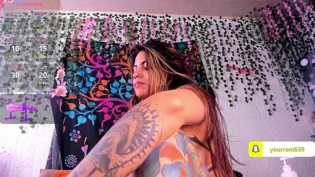 Chat XXX en directo de Eva_Tattoo