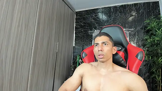 Erik_castle's Live XXX Chat